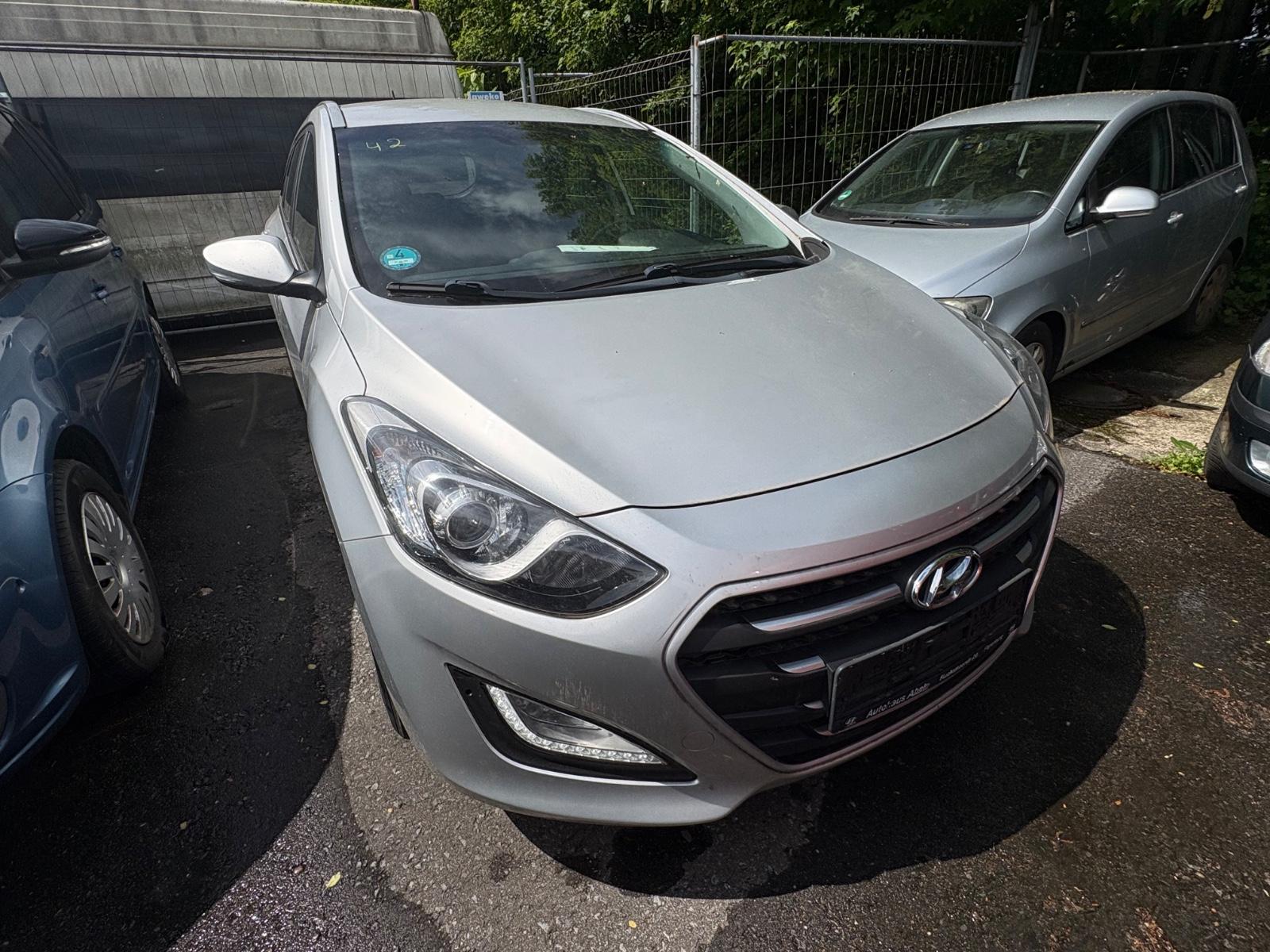 Hyundai i30 cw blue Trend