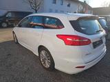 Ford Turnier Titanium - Ford Focus Titanium mit Benzin-Antrieb