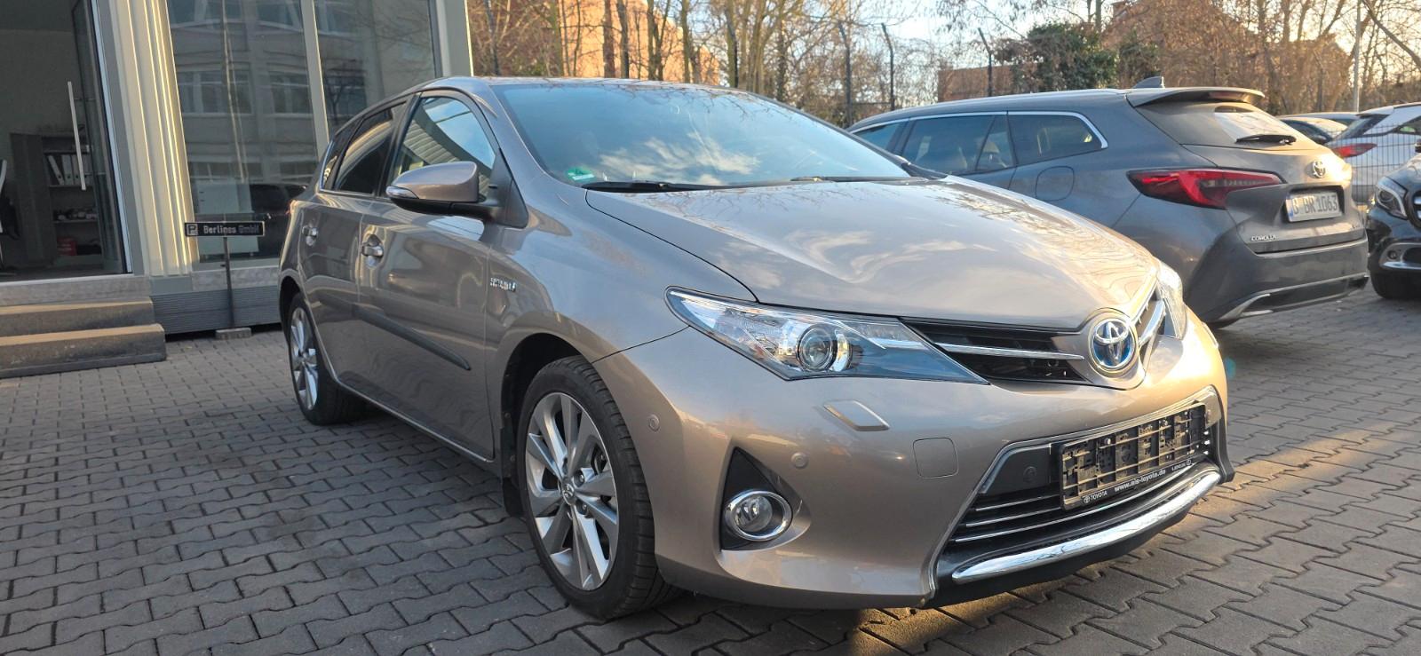 Toyota Auris Hybrid  scheckheft Toyota  TÜV+INSPEKTION