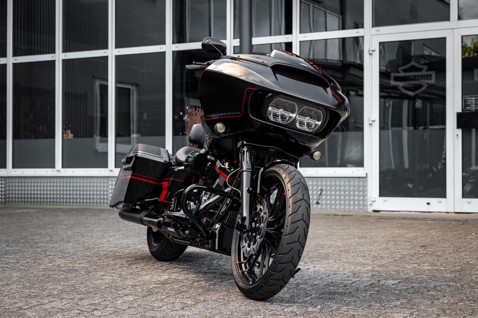 Fahrzeugabbildung Harley-Davidson CVO ROAD GLIDE 117 FLTRXSE - Kesstech -