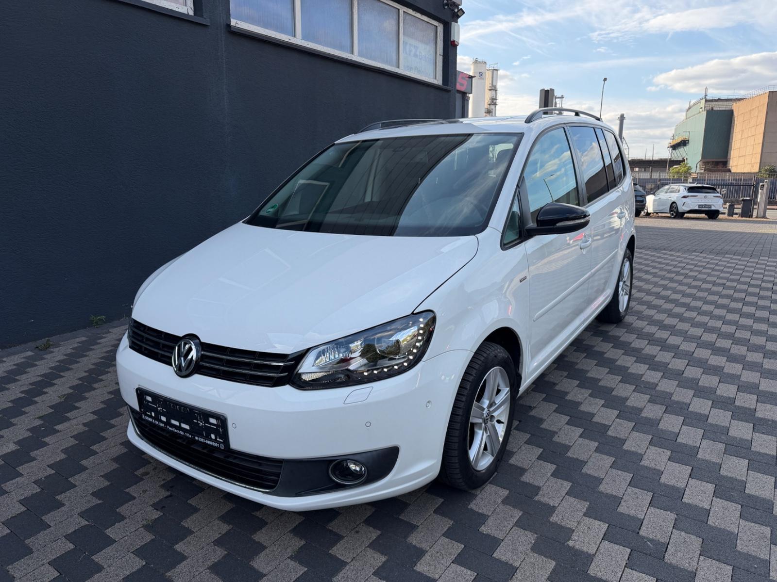 Volkswagen Touran Match Leder Navi Pano Xenon PDC AUT 7G