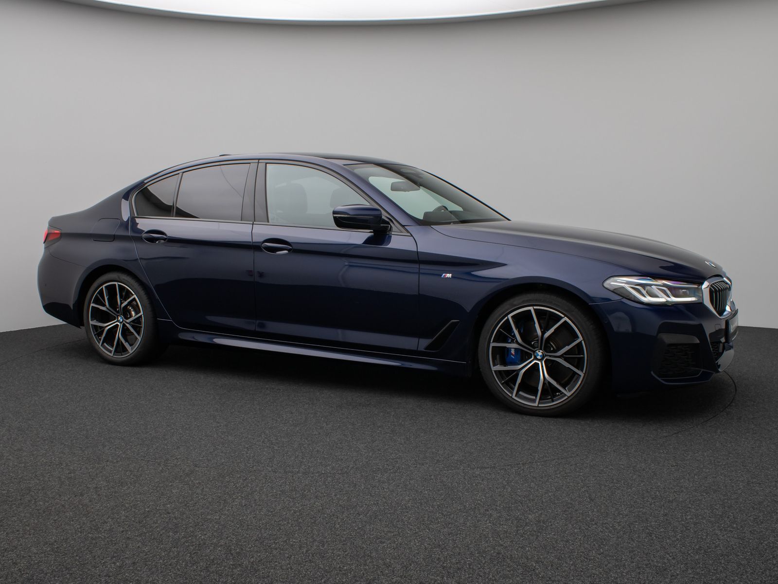 Fahrzeugabbildung BMW 540d xD M Sport Glasdach Kamer Laser HUD H/K 19"