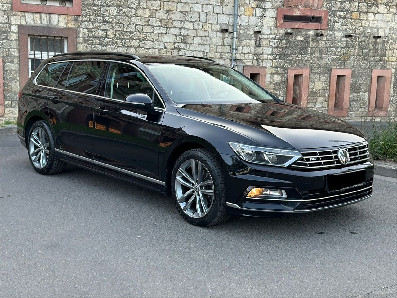 Fahrzeugabbildung Volkswagen PASSAT VARIANT R-LINE COMFORTLINE BMT*1.HAND+CAM