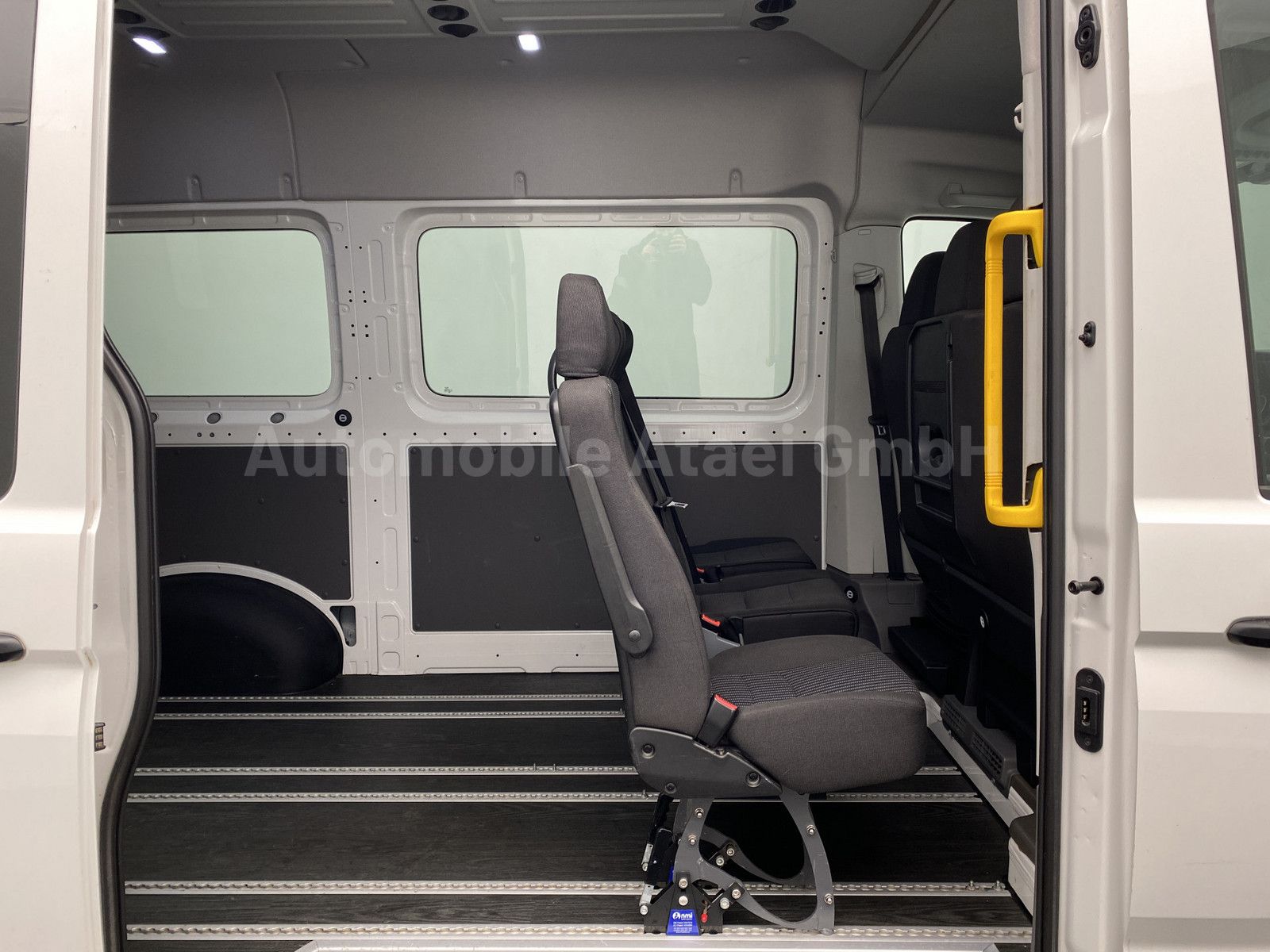 Fahrzeugabbildung MAN TGE 3.140 Kombi *ROLLSTUHL-LIFT* 6-SITZE 7785