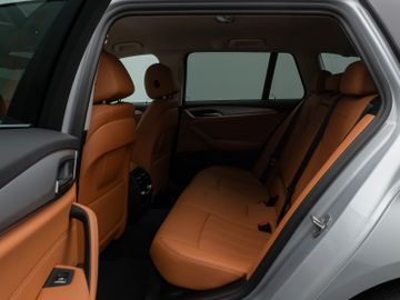 Fahrzeugabbildung BMW 530d Tour HUD ACC Kamera DAB Komfortzugang