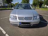 Volkswagen VW Bora Limousine 1,6. 101PS - Volkswagen Bora: 1.6
