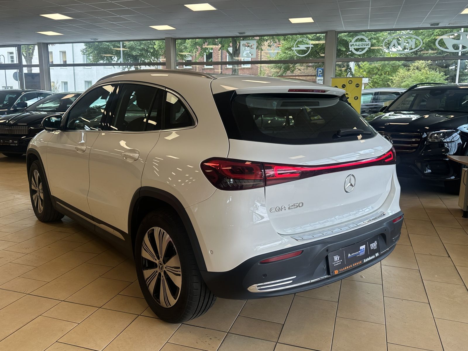 Mercedes-Benz EQA 250 Advanced*Pano*MBUX*CAM*Leder*Navi*SHZ foto 8