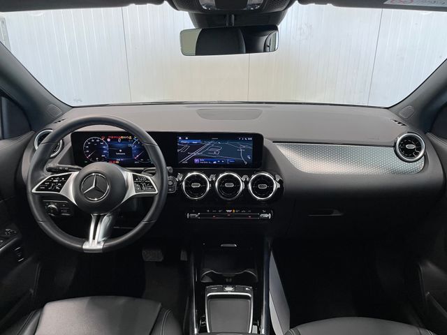 GLA 180 Progressive DCT NAVI LED