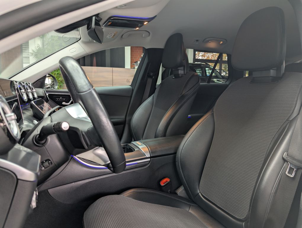MERCEDES-BENZ C-Class 2024