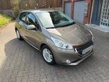 Peugeot 208 1.2 VTi 82 PS Benzin - Peugeot 208 in Duisburg