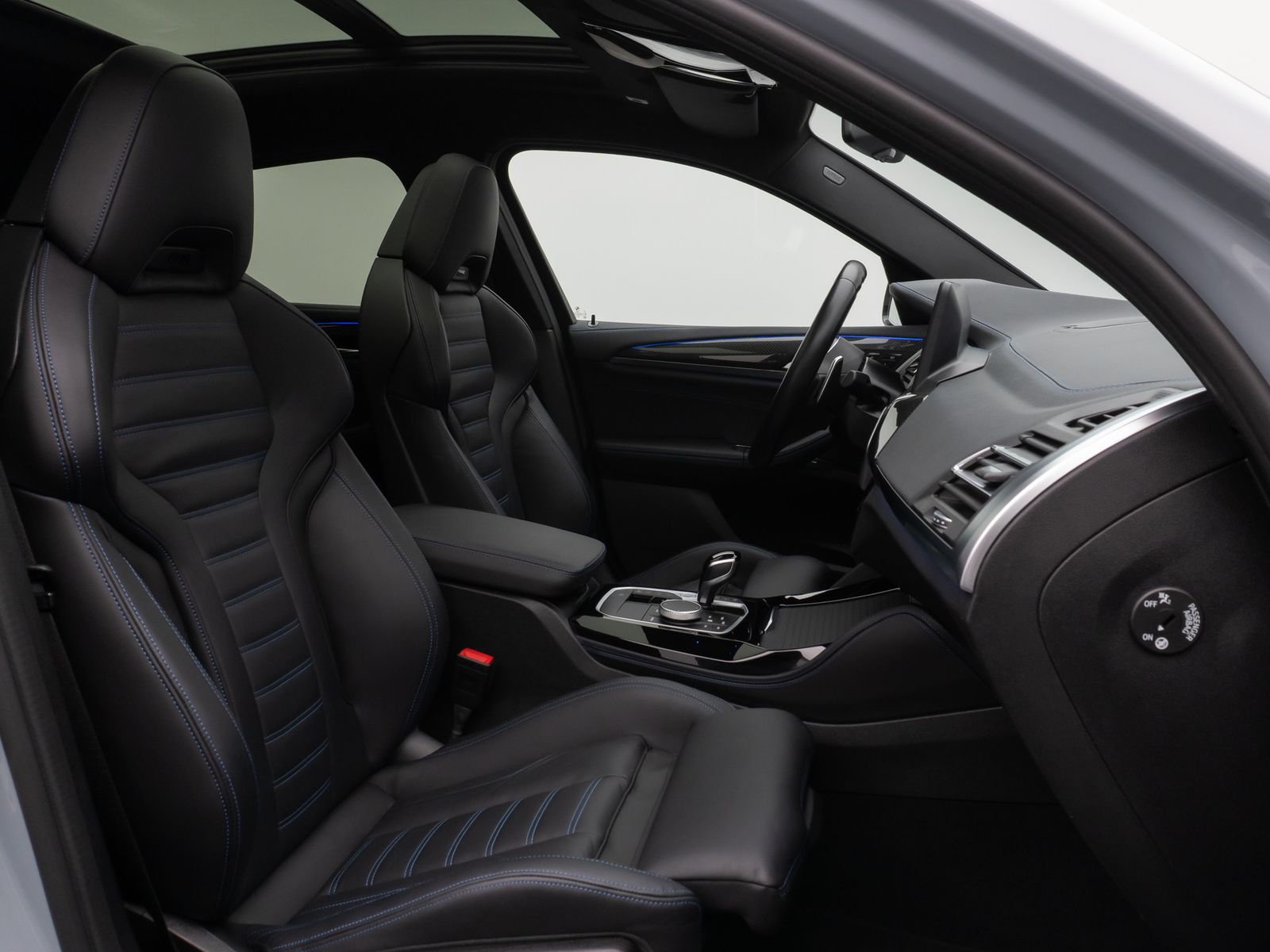 Fahrzeugabbildung BMW X4 xD30d M Sport Laser Panorama 360°HUD DAB HiFi