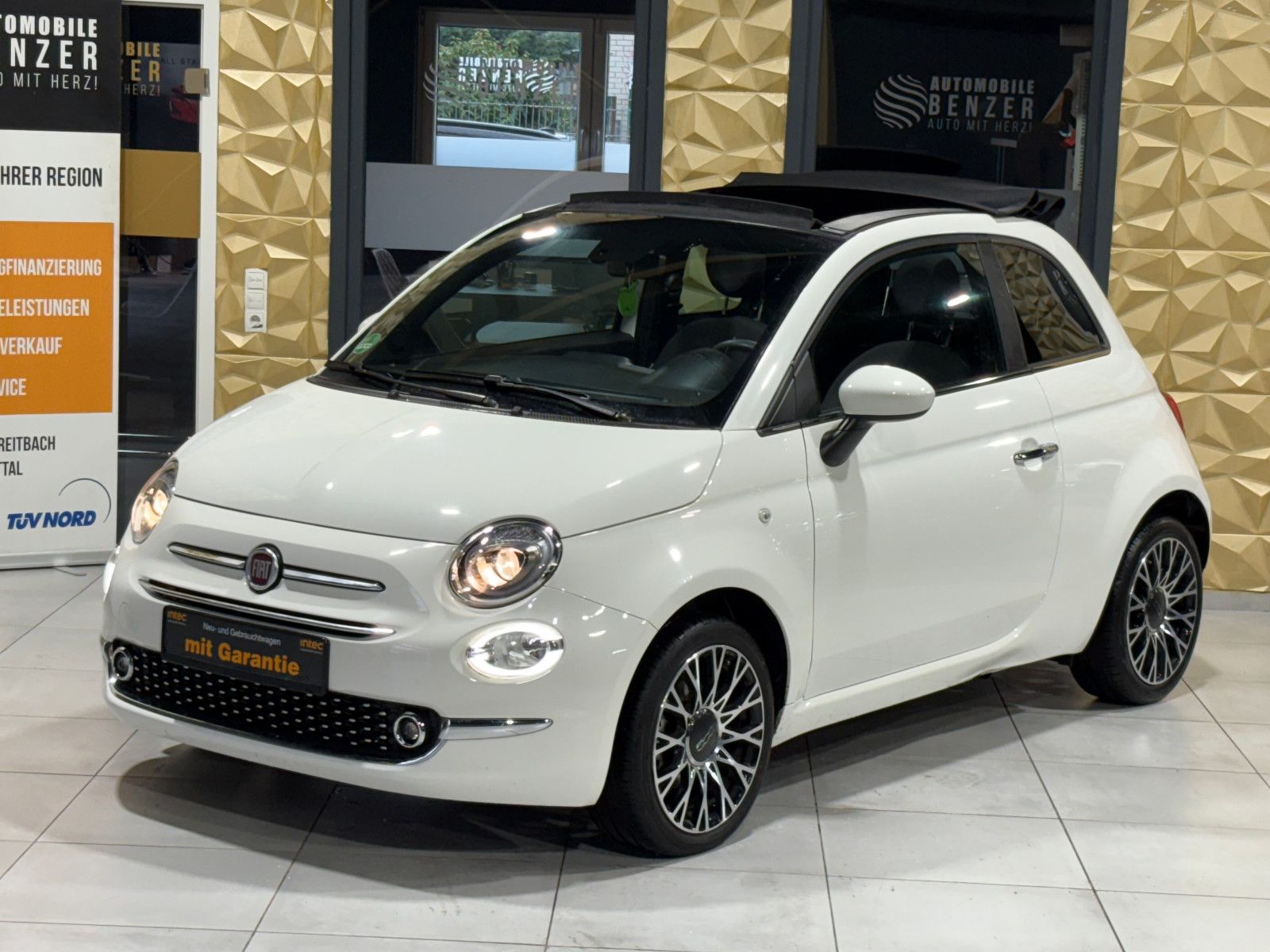 Fahrzeugabbildung Fiat 500 Dolcevita/PANO/PDC/KLIMA/DAB/TEMPOMAT/BLUETO