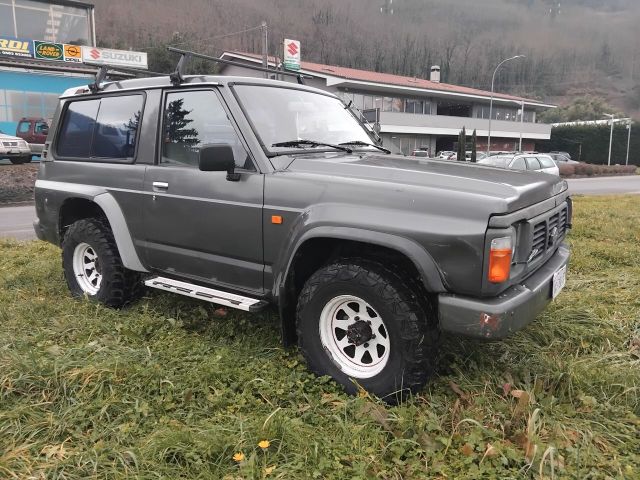 Nissan Patrol GR autocarro 2 posti con gancio tr