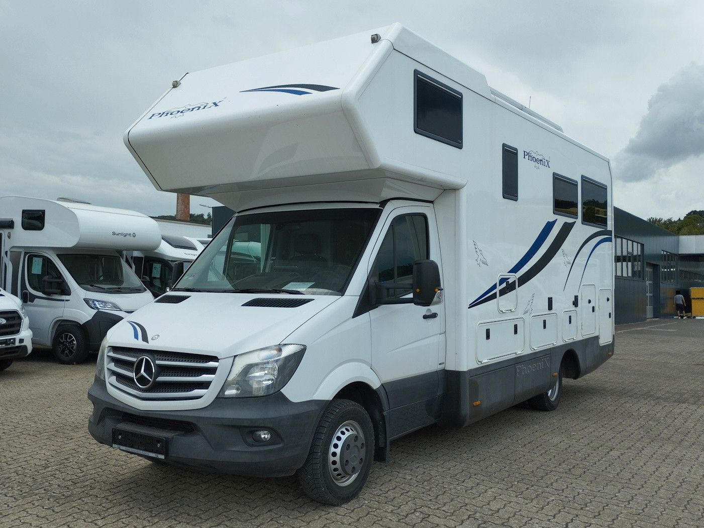 Fahrzeugabbildung Phoenix Alkoven 7100 RSL 2xLithium AHK Solar Kamera NAVI