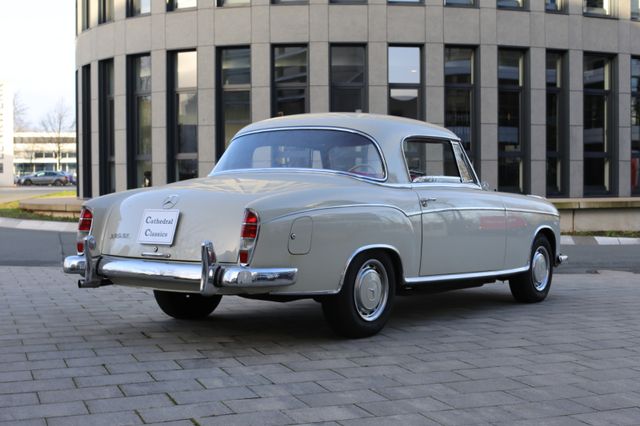 Mercedes-Benz 220 SE Ponton Coupe