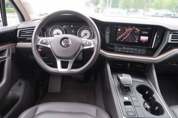 Volkswagen Touareg - 12