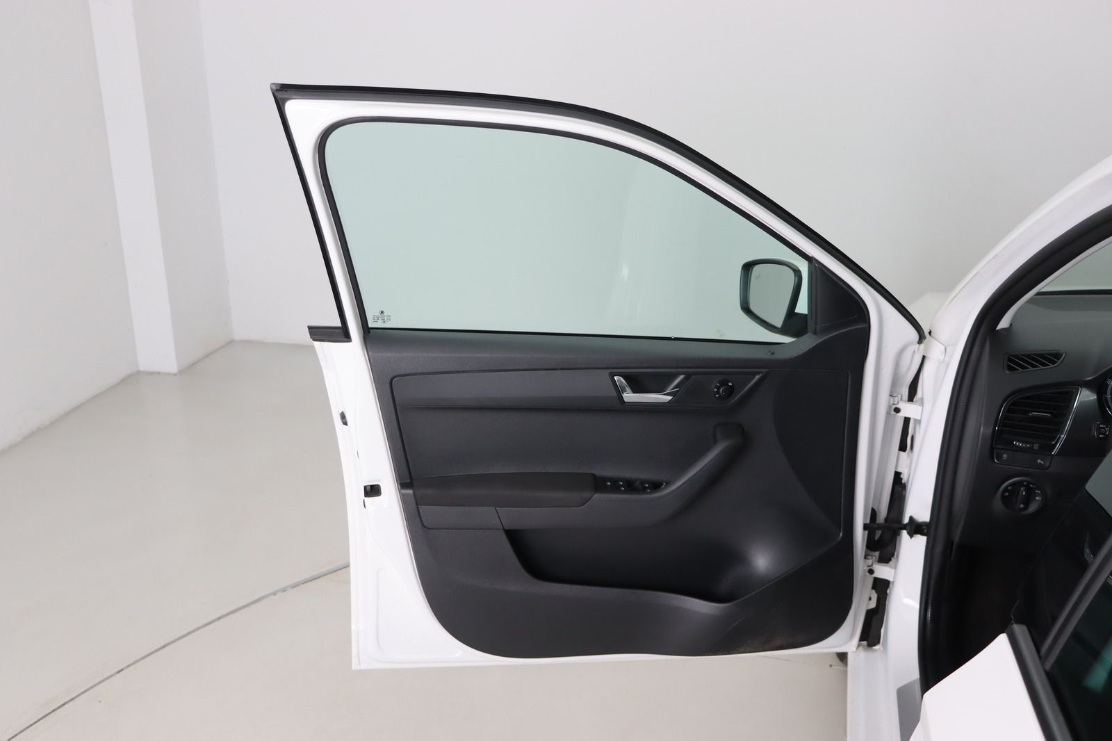 Fahrzeugabbildung SKODA Fabia 1.0 Combi Automatik * LED * Navigation Cle