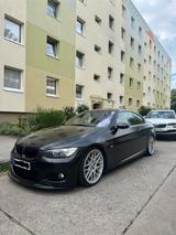 BMW 330d E92 330 PS/ M Paket  - BMW 330 mit Diesel-Antrieb: Sportwagen, Automatik