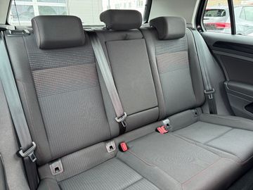 Volkswagen Golf Sound 1,0l TSI 110 PS 6-Gang