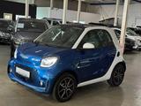Smart ForTwo EQ EXCLUSIVE PANO LED KAMERA NAVI 22 KW - gebrauchte Smart ForTwo aus dem Jahr 2020