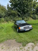 Mercedes-Benz Mercedes E 230 - gebrauchte Mercedes-Benz E 230 aus dem Jahr 1990