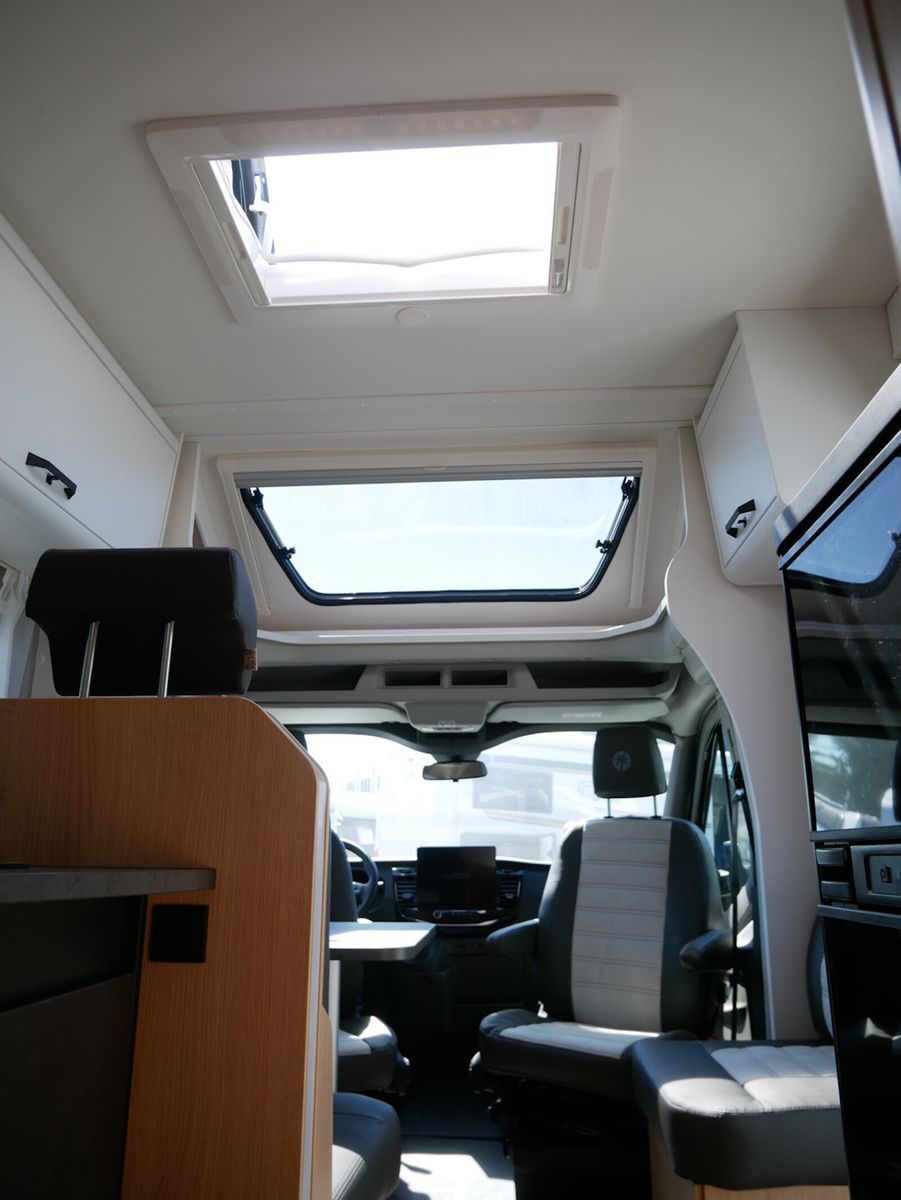 Fahrzeugabbildung Sunlight Adventure T Ford 680 Automatik, Xenon Scheinw.