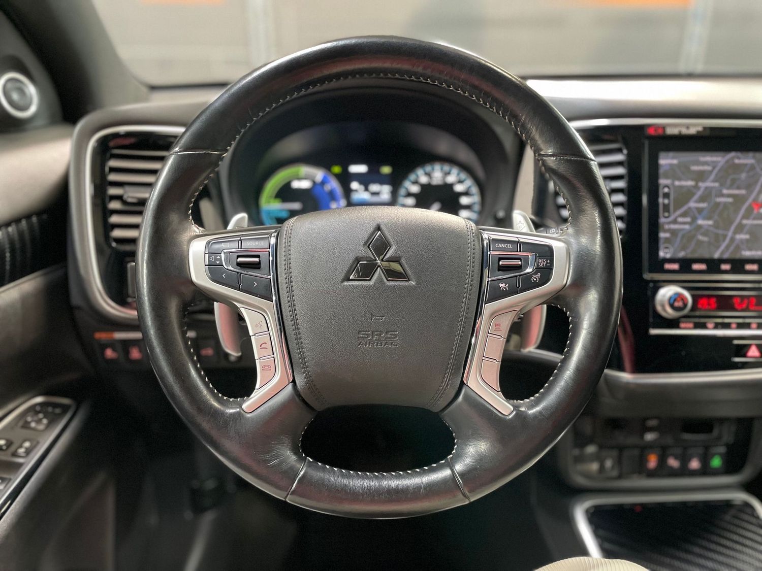 Fahrzeugabbildung Mitsubishi Outlander PHEV Top 4WD #Kamera#ACC#Bi-LED#Leder#