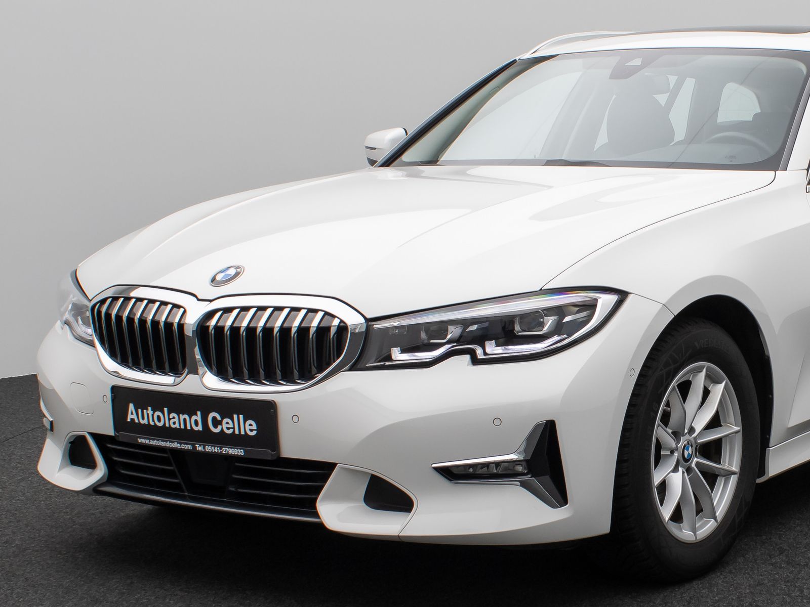 Fahrzeugabbildung BMW 320d  Luxury Line Panorama Kamera DAB AHK Alarm