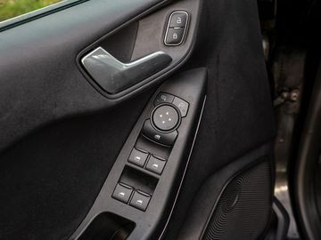 Ford Fiesta Mild-Hybrid Titanium Touchscreen DAB