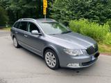Skoda Superb 1.8 TSI Elegance Combi Elegance - Skoda Superb aus 2010: Kombi