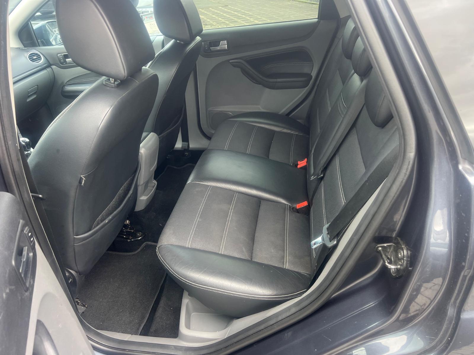 Ford Focus 2008 — photo 12