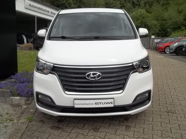 Hyundai H-1 2.5 D