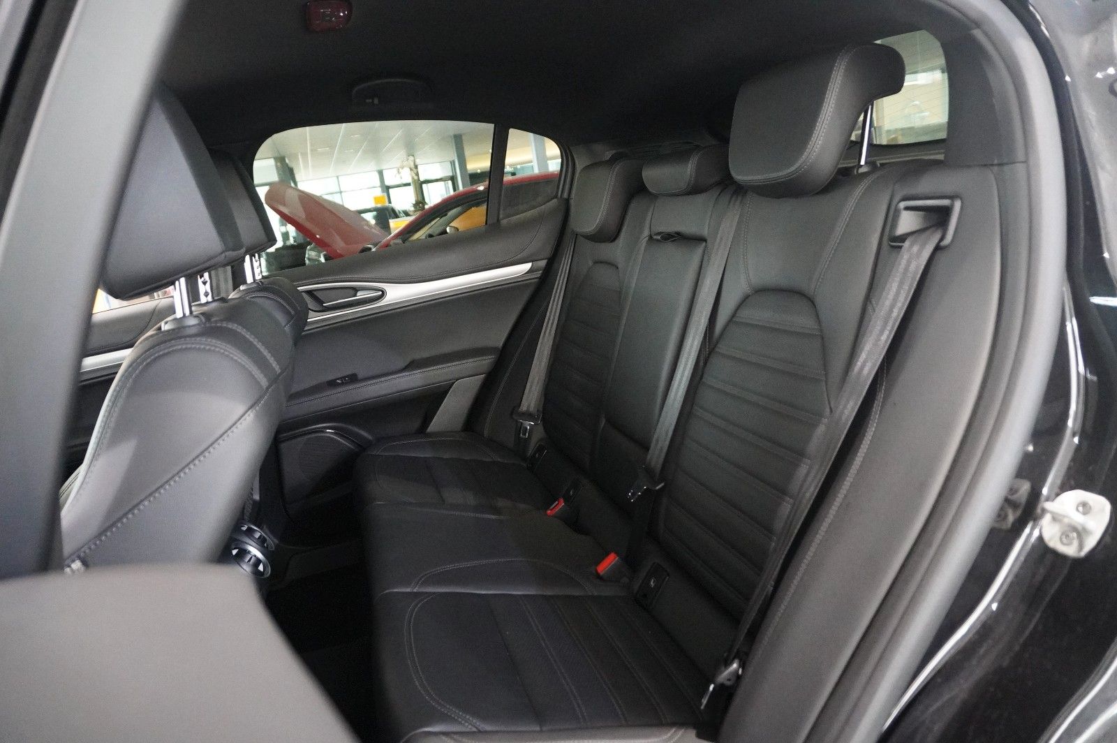 Fahrzeugabbildung Alfa Romeo Stelvio 2.2D VELOCE Q4 NAVI/LED/KAMERA/MATRIX/SH