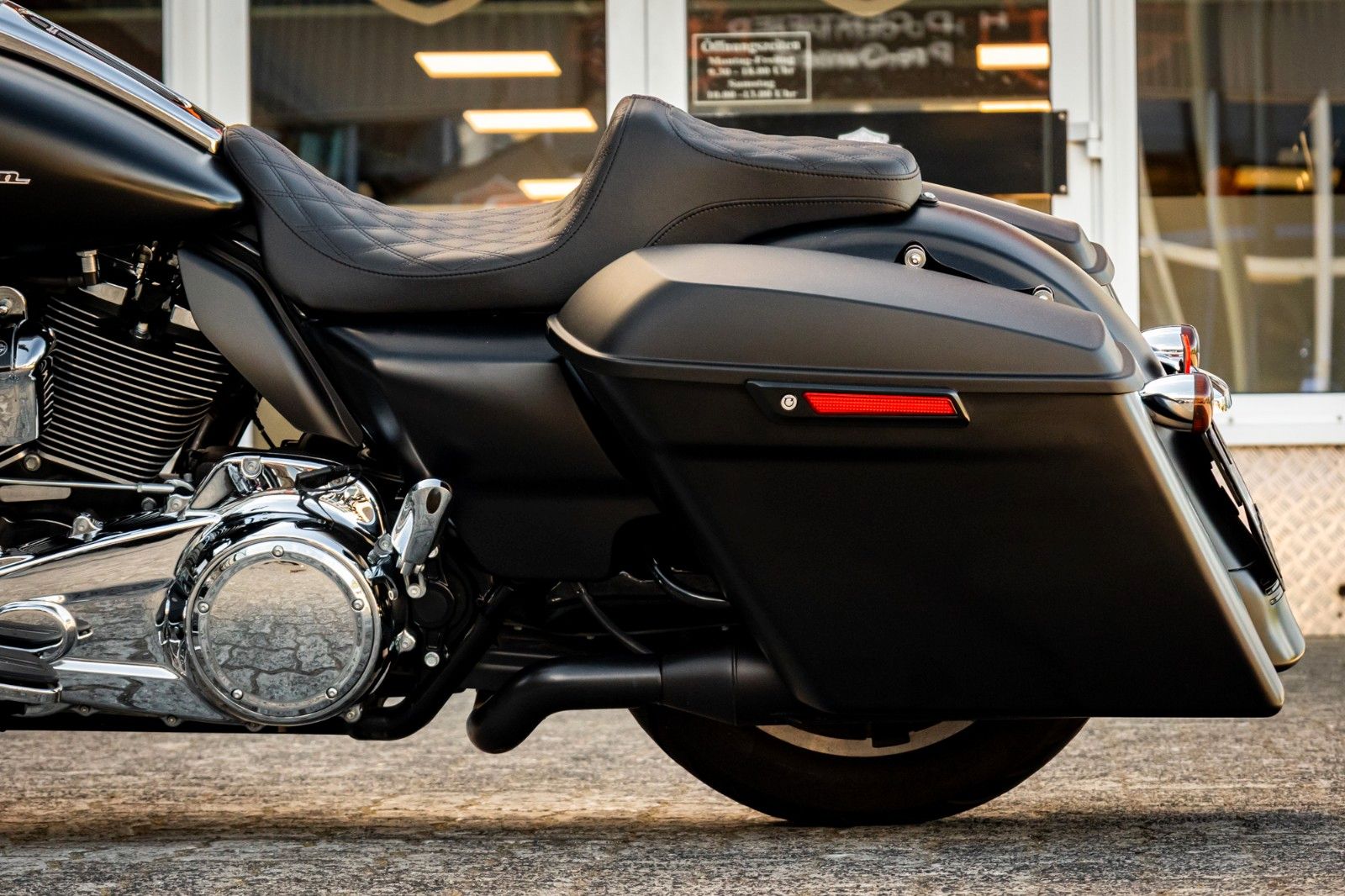 Fahrzeugabbildung Harley-Davidson STREET GLIDE SPECIAL FLHXS -APE - JEKILL&HYDE -
