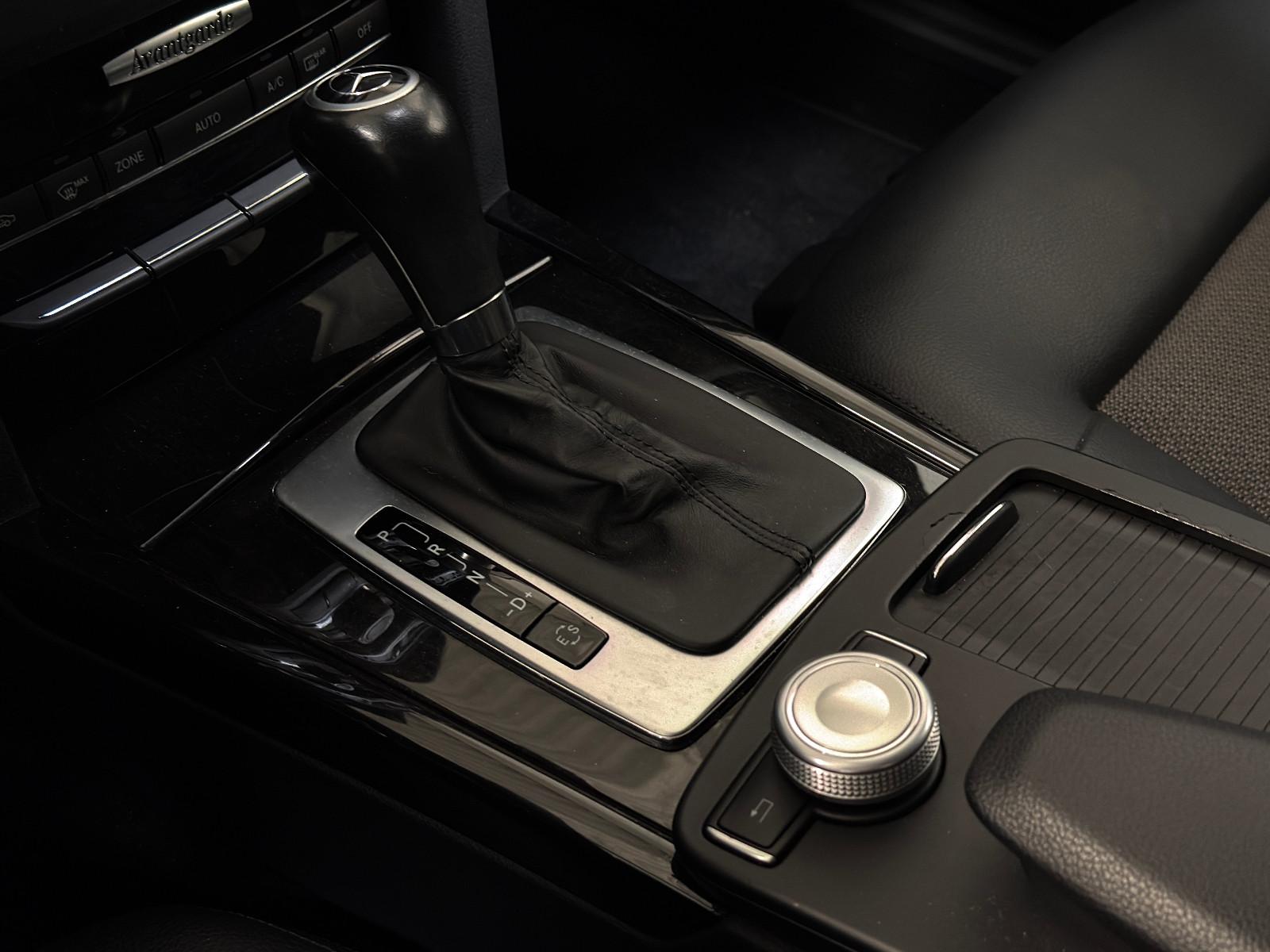 Mercedes-Benz E 200 Avantgarde, TÜV NEU,Automatik, Navi, Xenon