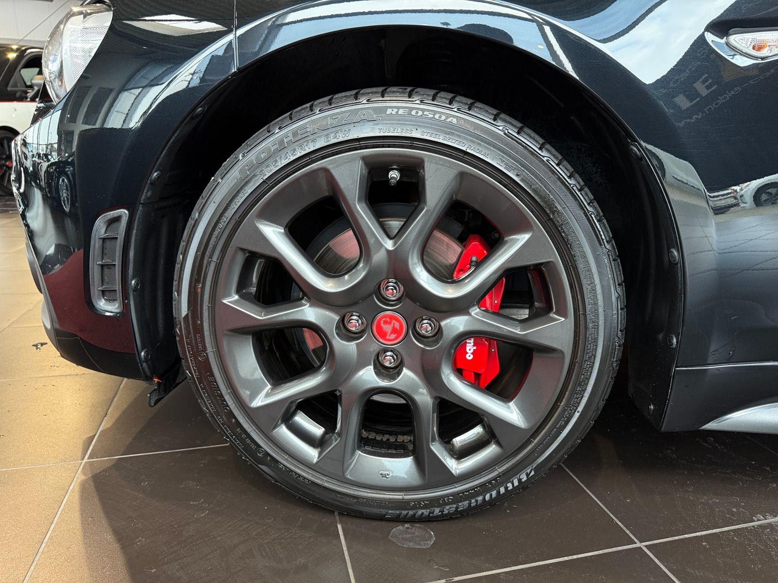 Fahrzeugabbildung Abarth 124 Spider 1.4 MultiAir Turbo Turis. BOSE