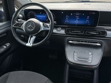 Mercedes V 220 - 9