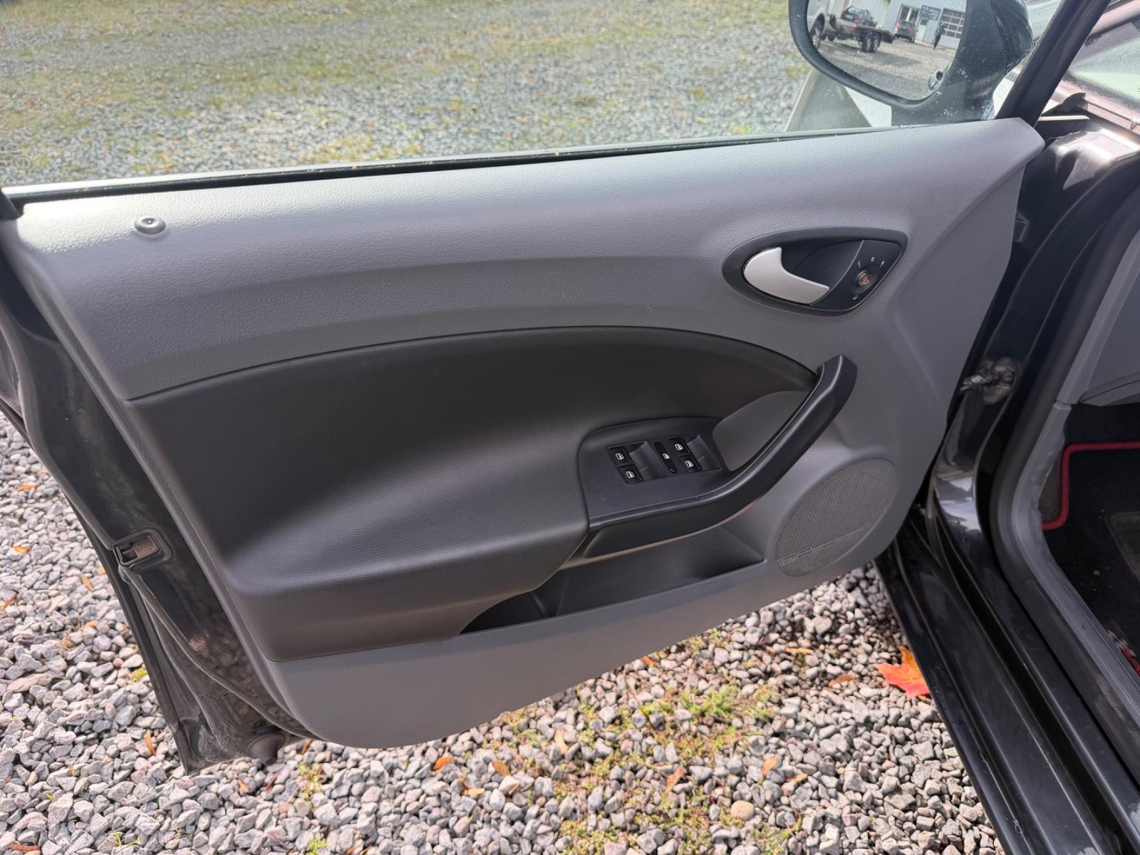 Seat Ibiza 2011 — photo 7