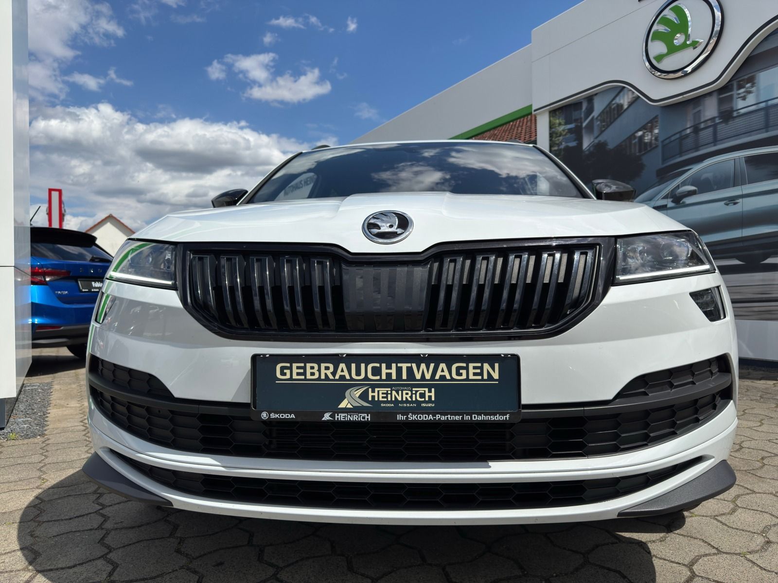 Fahrzeugabbildung SKODA Karoq Sportline 1.5TSI DSG*RFK*AHK*SideAss*eHeck