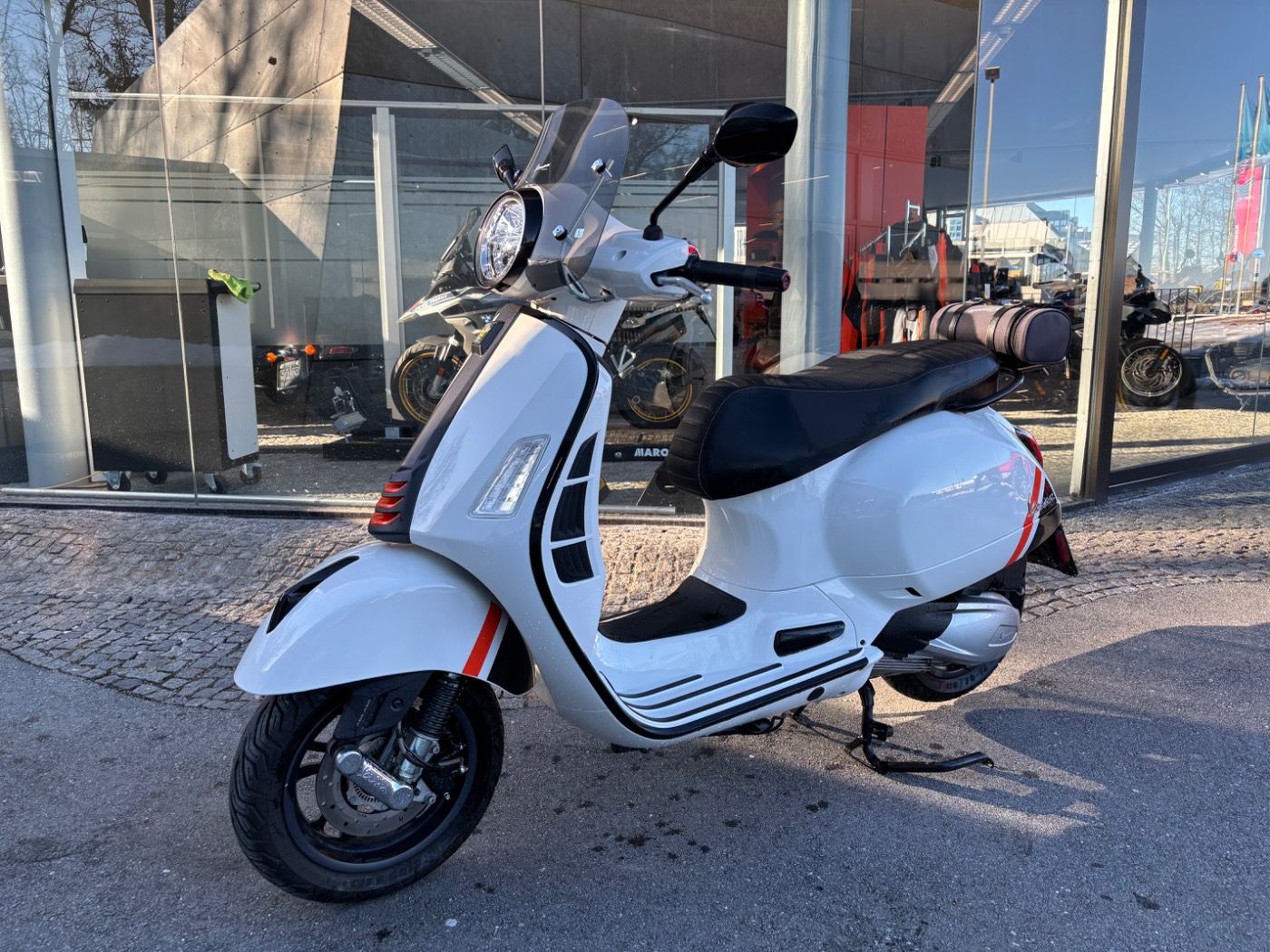 Fahrzeugabbildung Vespa GTS 300 Super Sport Arrow Auspuff