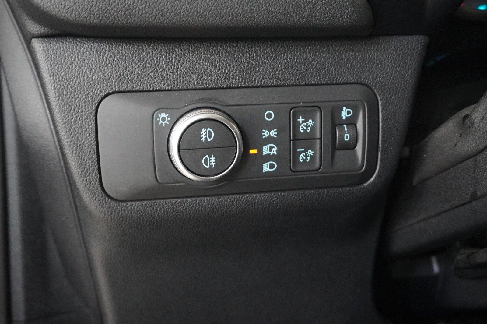 Fahrzeugabbildung Ford Kuga 1.5D COOL & CONN. NAVI/LED/SHZ/TEMP./NEBEL