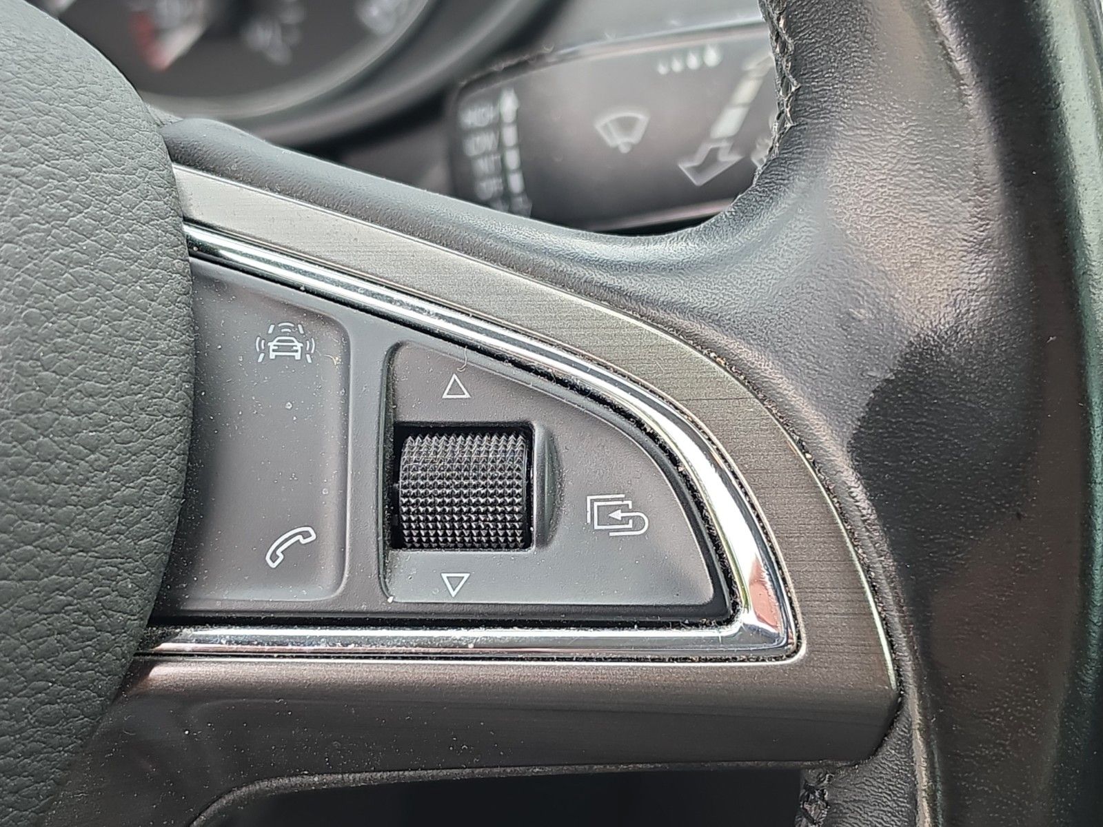 Fahrzeugabbildung SKODA Octavia Combi Ambition Apple CarPlay und Android