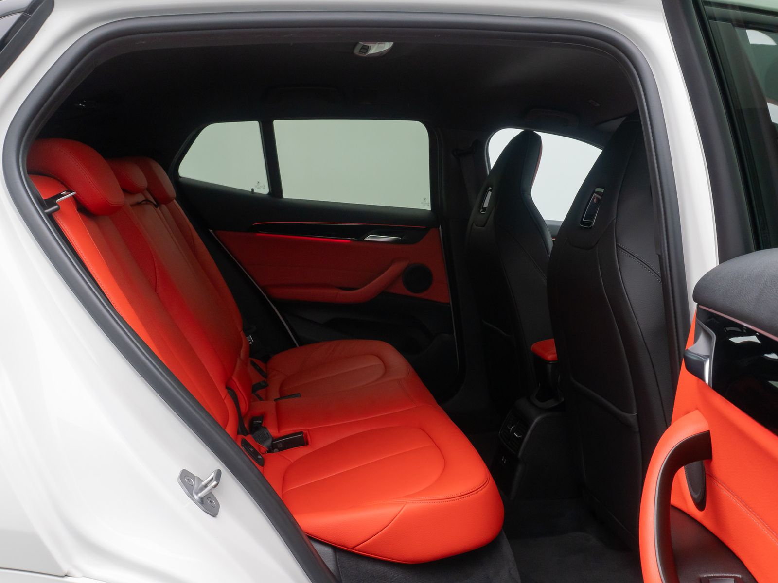 Fahrzeugabbildung BMW X2 xD25e M Sport Kamera HUD DAB HiFi Komfort 19"