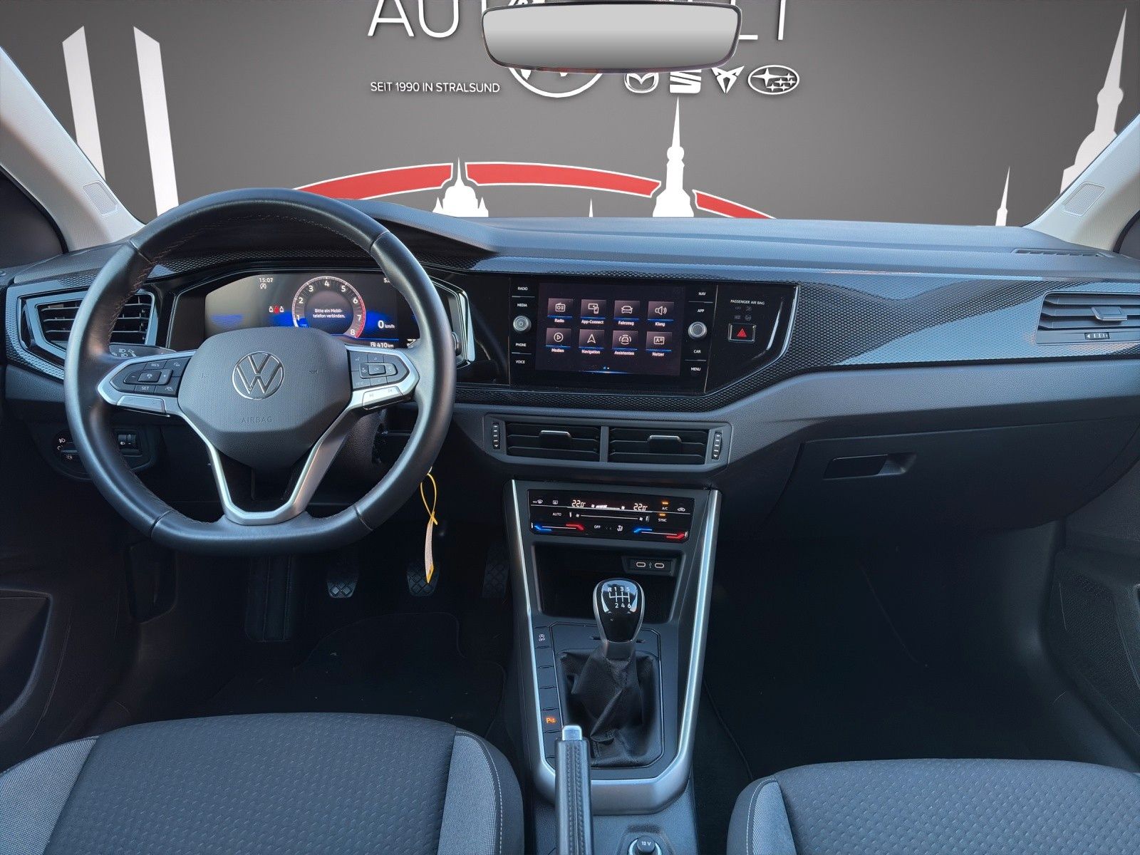 Fahrzeugabbildung Volkswagen Taigo 1.0 TSI Life PDC/APP/ACC/DAB/FERN