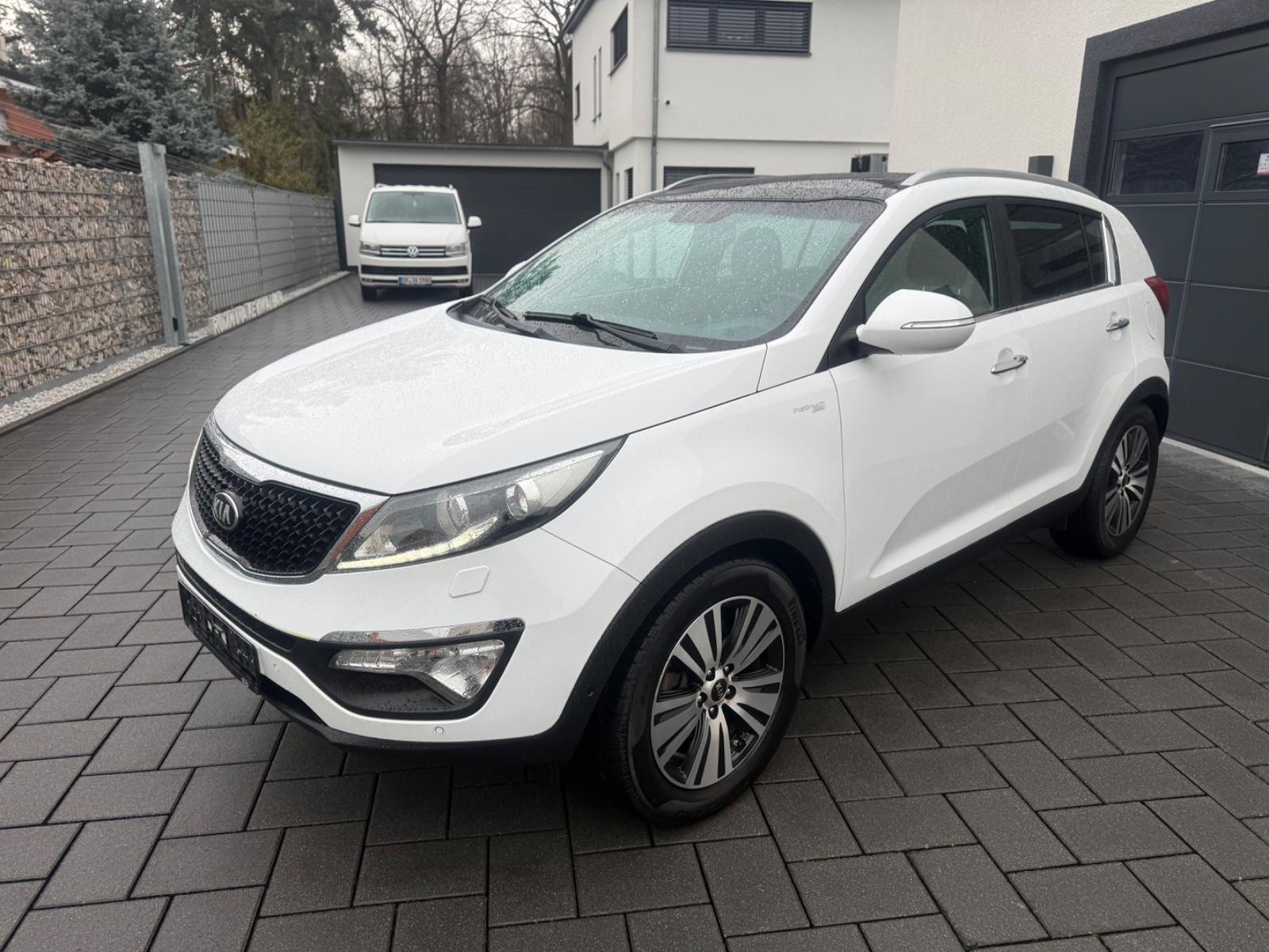 Kia Sportage Platinum Edition 4WD"8 Fach Bereift"