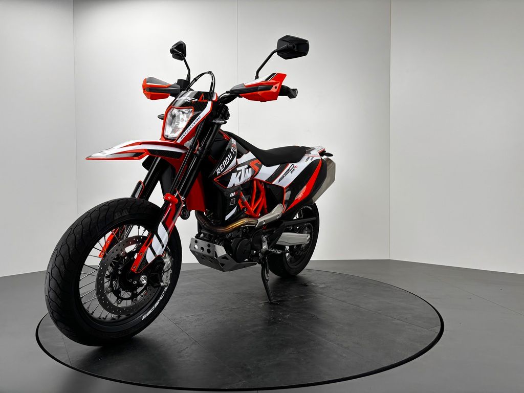 Fahrzeugabbildung KTM 690 SMC R *REIFEN NEU *KURZES HECK