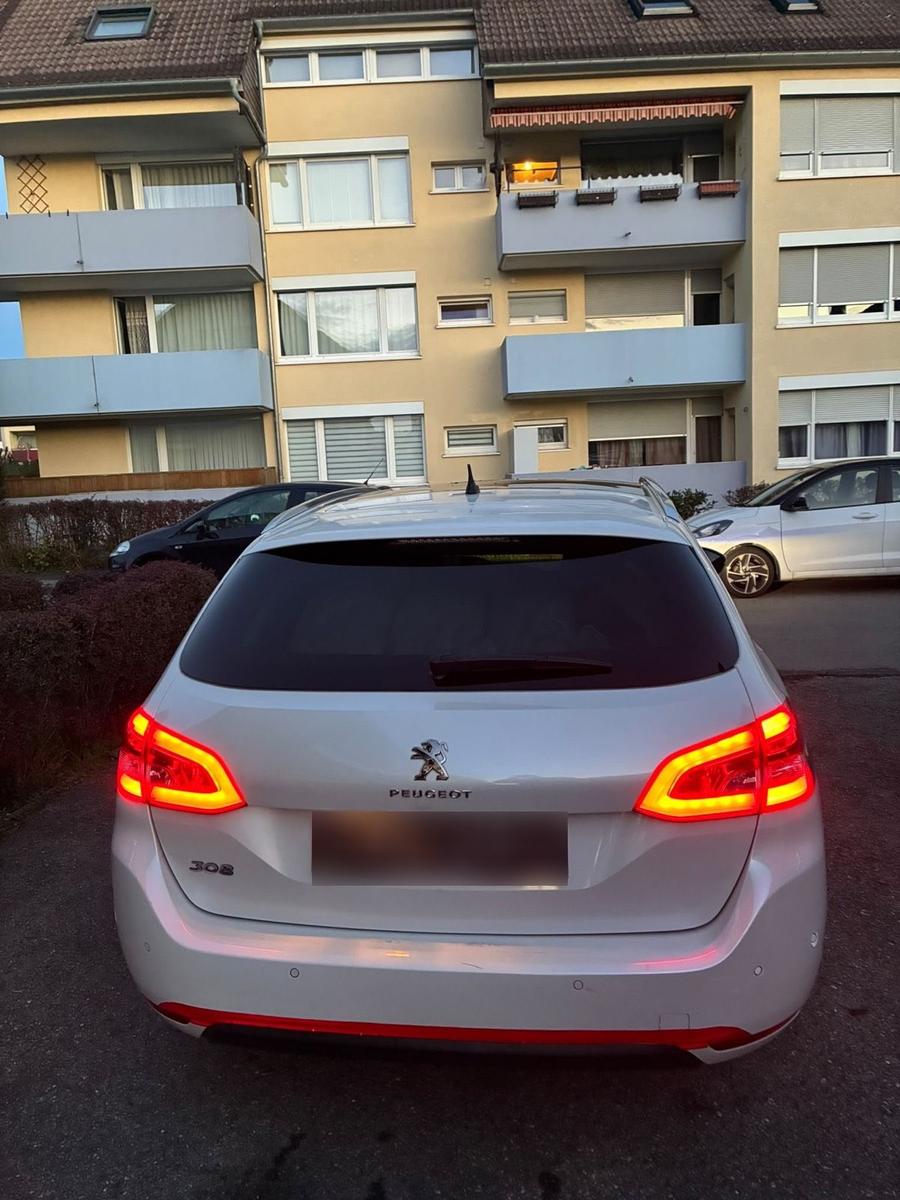 Peugeot 308 2014 — photo 6