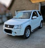 Suzuki Grand Vitara 1.9 DDIS Black and White - Suzuki Grand Vitara aus 2007 mit Diesel-Antrieb