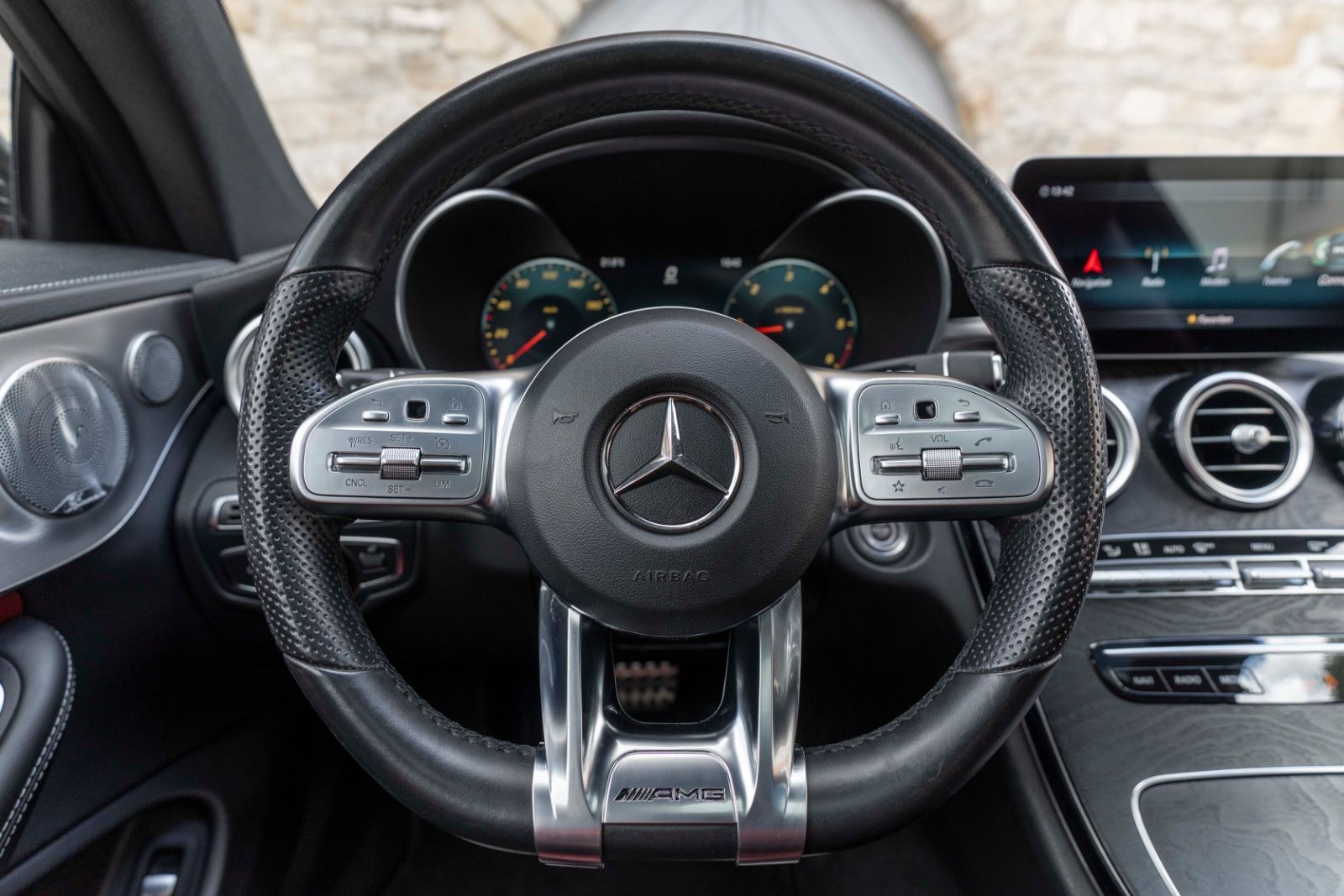 Fahrzeugabbildung Mercedes-Benz C 220d Coupe AMG BURMESTER 360° CARPLAY LED