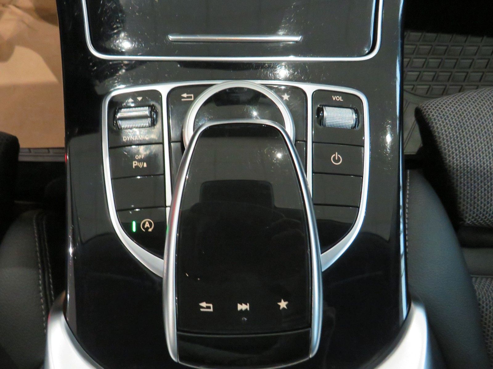 Fahrzeugabbildung Mercedes-Benz C 220 T d*AHK*LED Multi*Fernlicht*Panorama*Toten